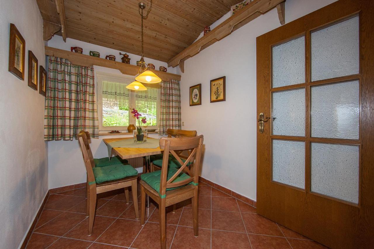 Gaestehaus Laerchenhang Міттенвальд Номер фото